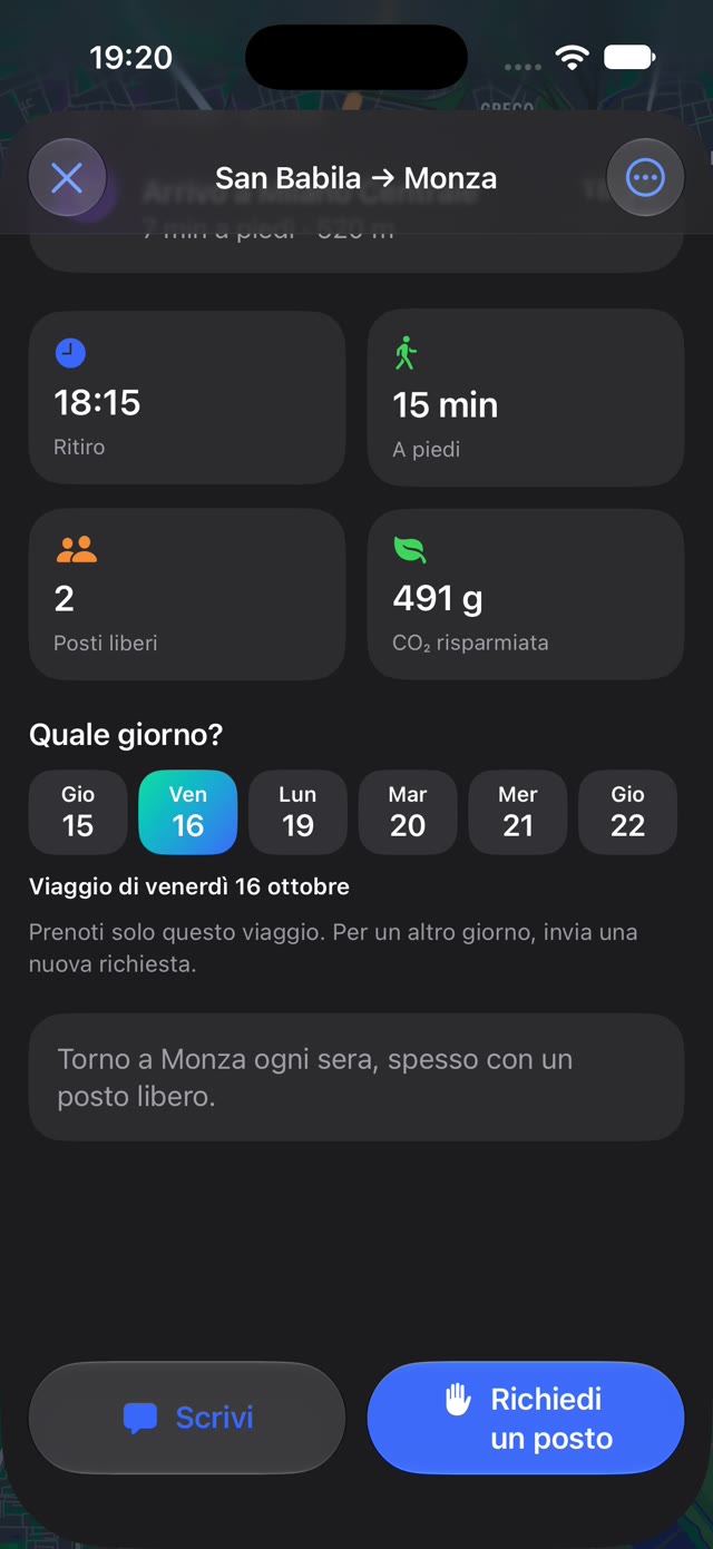 Dettaglio del viaggio con giorno da scegliere, posti liberi e CO₂ risparmiata